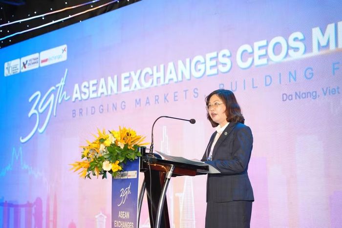 Chủ tịch Ủy ban Chứng khoán Nhà nước Vũ Thị Chân Phương phát biểu tại hội nghị. (Ảnh: VNX/Vietnam+)