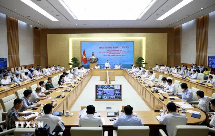 Thủ tướng Lê Minh Hưng chủ trì Hội nghị trực tuyến sơ kết 6 tháng đầu năm 2026 về lĩnh vực giao thông vận tải. (Ảnh: Dương Giang/TTXVN)
