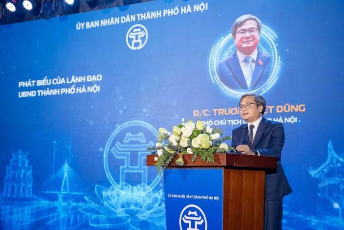 Phó Chủ tịch UBND thành phố Trương Việt Dũng phát biểu tại Hội nghị. (Ảnh: Nhật Minh)