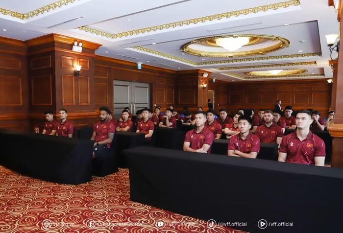 Ngô Đăng Khoa (thứ hai từ phải sang) lỡ hẹn với ASEAN Cup 2026. (Ảnh: VFF)