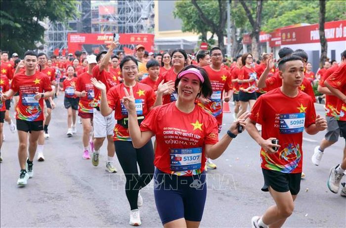 Đông đảo người dân tham gia giải chạy hưởng ứng Tháng hành động phòng, chống ma túy năm 2026 với chủ đề “Chung một quyết tâm xây dựng xã, phường, đặc khu không ma túy”.