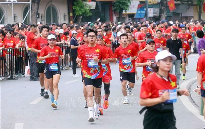 Đông đảo người dân tham gia giải chạy hưởng ứng Tháng hành động phòng, chống ma túy năm 2026 với chủ đề “Chung một quyết tâm xây dựng xã, phường, đặc khu không ma túy”.