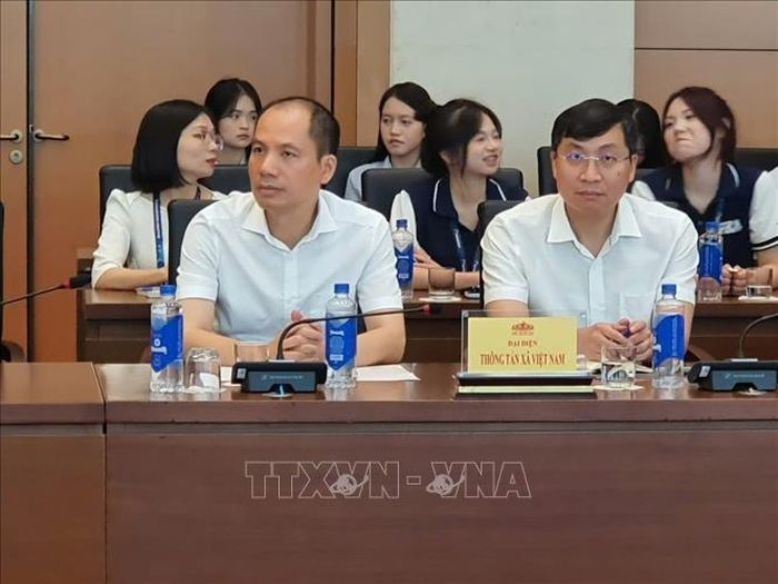 Tổng Biên tập Báo Điện tử VietnamPlus Trần Tiến Duẩn và Nhà báo Trần Ngọc Tú, Trưởng ban biên tập Ban Tin trong nước (Thông tấn xã Việt Nam) dự tại Diễn đàn “Báo chí và Nghị trường: Dòng chảy kiến tạo trong kỷ nguyên mới”.