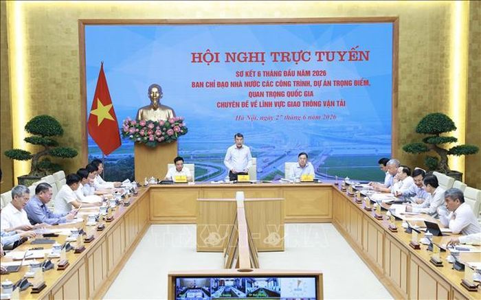 Thủ tướng Lê Minh Hưng chủ trì Hội nghị trực tuyến sơ kết 6 tháng đầu năm 2026 về lĩnh vực giao thông vận tải. Ảnh: Dương Giang/TTXVN