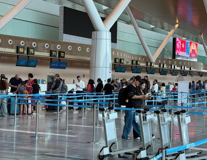 Giá vé máy bay đang hạ nhiệt và giảm đồng loạt trên nhiều chặng bay.