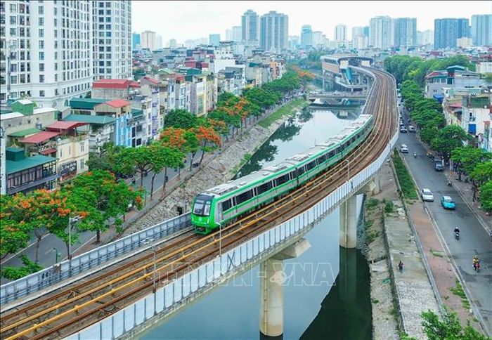 Sau hơn 4 năm vận hành chính thức từ ngày 6/11/2021, tuyến đường sắt đô thị Cát Linh - Hà Đông đã phục vụ hơn 42,9 triệu lượt hành khách và thực hiện an toàn trên 317.000 chuyến tàu. Ảnh: Phan Phương/TTXVN