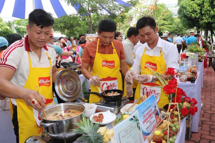 Hội thi nấu ăn "Khi người đàn ông vào bếp" diễn ra tại Ngày hội gia đình hạnh phúc 2026.