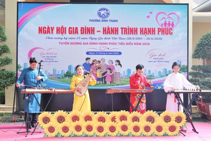 Các địa phương tổ chức hoạt động tuyên dương các gia đình hạnh phúc trong ngày 27/6.
