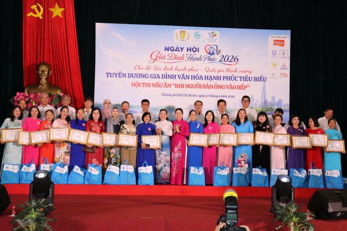 TP Hồ Chí Minh tuyên dương 168 gia đình văn hóa hạnh phúc tiêu biểu tại ngày hộ