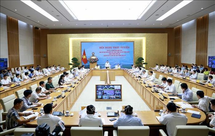 Thủ tướng Lê Minh Hưng chủ trì Hội nghị trực tuyến sơ kết 6 tháng đầu năm 2026 về lĩnh vực giao thông vận tải. Ảnh: Dương Giang/TTXVN