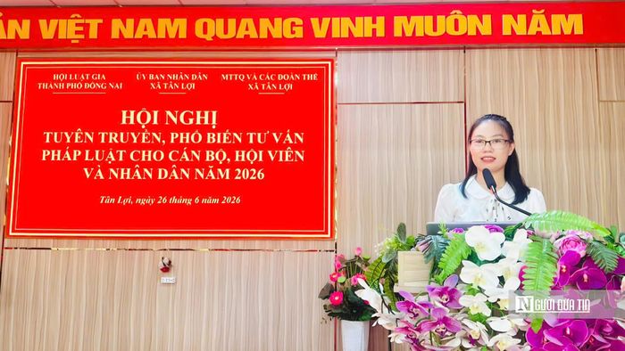 Báo cáo viên, Luật gia Phạm Thị Phương - thành viên đoàn công tác.