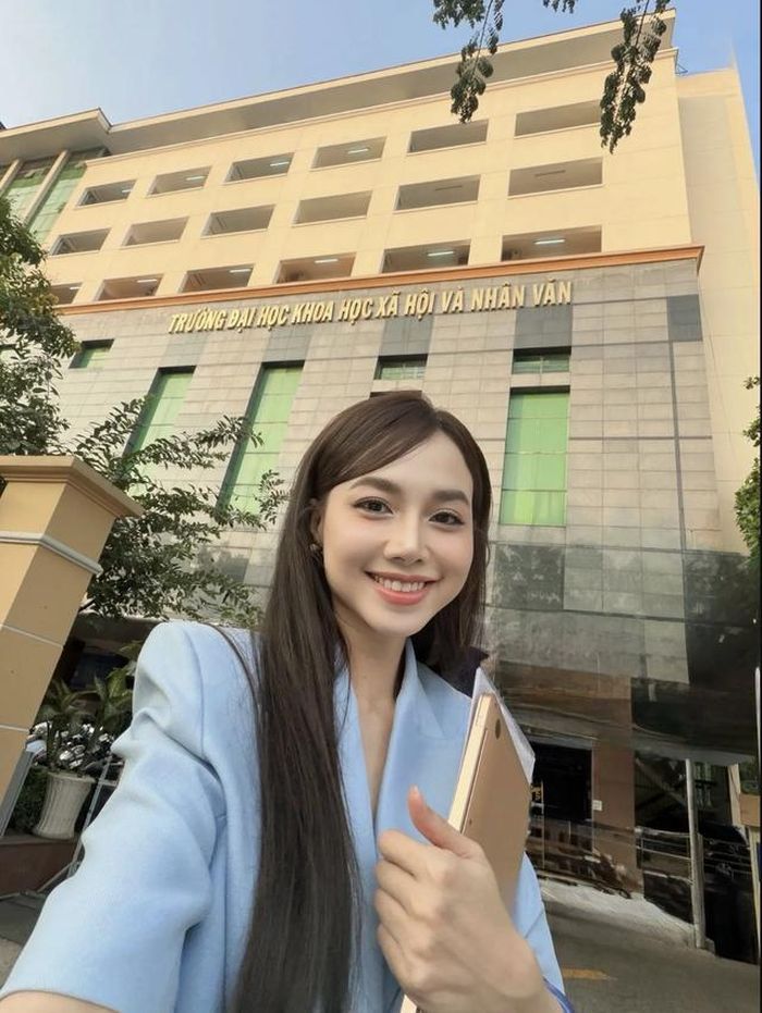 Đinh Ngọc Diệp quyết định trở lại giảng đường, theo học Thạc sĩ ở tuổi 42. Ảnh: FBNV.