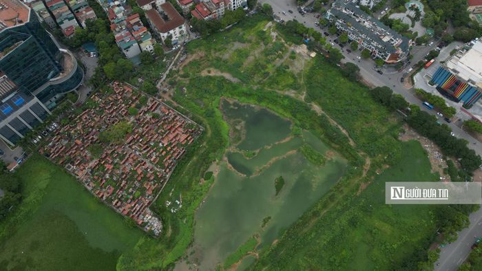Theo tìm hiểu của phóng viên, dự án có hiện đang có vướng mắc về việc điều chỉnh quy hoạch liên quan đến hàng nghìn ngôi mộ.