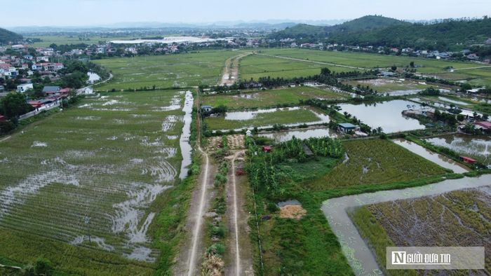Nhiều hạng mục thi công dở dang.