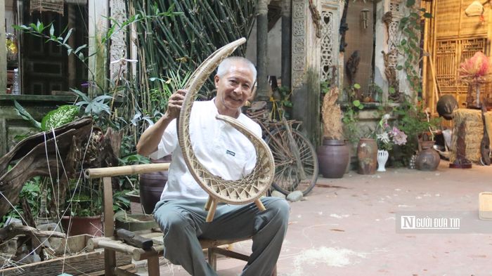 Nghệ nhân Hoàng Văn Hạnh biến xưởng mây tre thành điểm đến trải nghiệm.