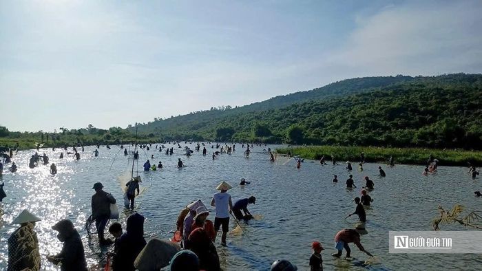 Lễ hội diễn ra tại Đầm Vực – một đầm nước ngọt tự nhiên dưới chân dãy núi Hồng Lĩnh.