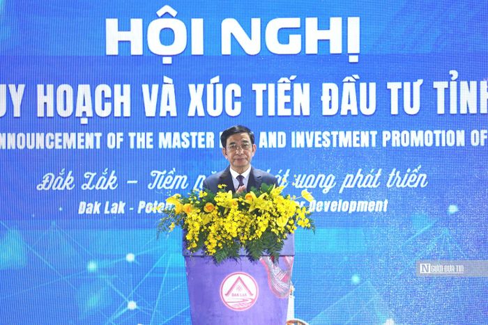 Đại tướng Phan Văn Giang, Ủy viên Bộ Chính trị, Phó Thủ tướng Chính phủ, Bộ trưởng Bộ Quốc phòng phát biểu chỉ đạo tại hội nghị.