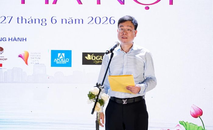 Ông Nguyễn Việt Cường - Ủy viên Ban Thường vụ Đảng ủy, Phó Chủ tịch UBND phường Tây Hồ phát biểu tại chương trình.