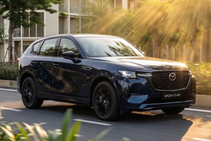 CX-60 có giá 1,699 tỷ đồng, đóng vai trò cầu nối giữa dải sản phẩm phổ thông và nhóm SUV cao cấp hơn của thương hiệu Nhật. Ảnh: Mazda.