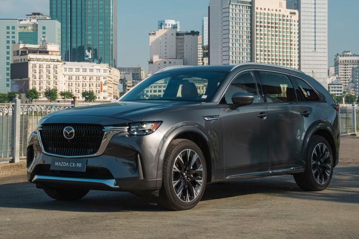 CX-90 là mẫu SUV đầu bảng trong nhóm sản phẩm tiền tỷ vừa được THACO đưa về Việt Nam. Ảnh: Mazda.