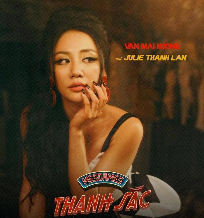 Văn Mai Hương vào vai nữ ca sĩ phòng trà Julie Thanh Lan trong Mesdames Thanh Sắc. Ảnh: FBNV