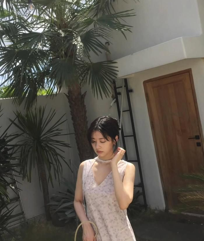 Vóc dáng gầy của Jung So Min nhanh chóng trở thành tâm điểm chú ý