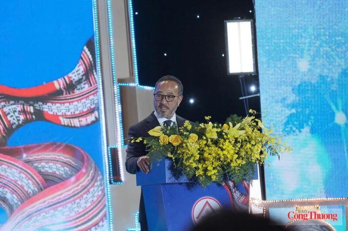 Đại biểu nước ngoài phát biểu tại hội nghị Công bố Quy hoạch tỉnh Đắk Lắk. Ảnh: Lê Sơn