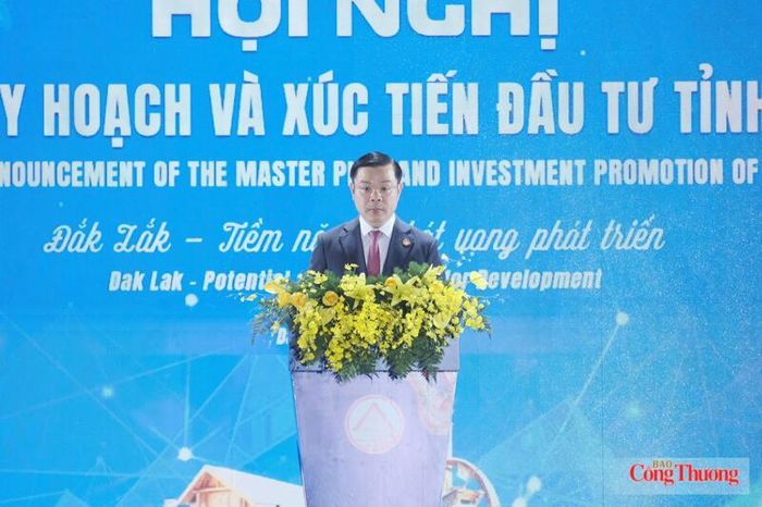 Chủ tịch UBND tỉnh Đắk Lắk Đỗ Hữu Huy phát biểu khai mạc. Ảnh: Lê Sơn