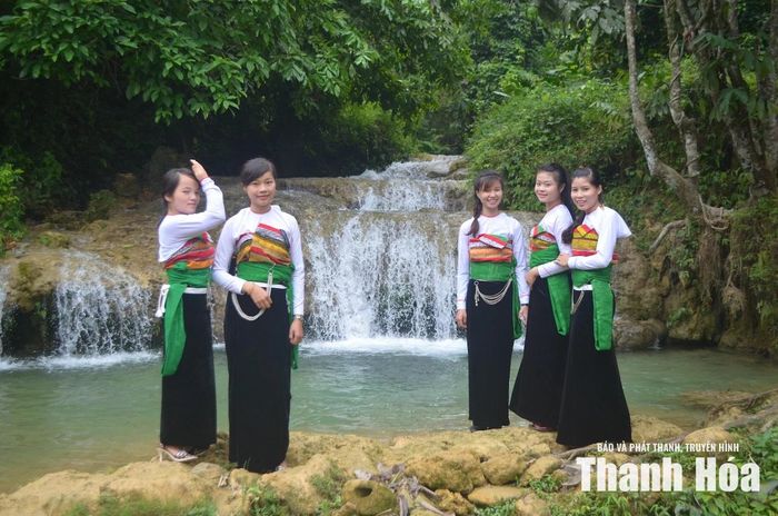 Thác Hiêu - điểm du lịch trải nghiệm trên địa bàn xã Cổ Lũng.