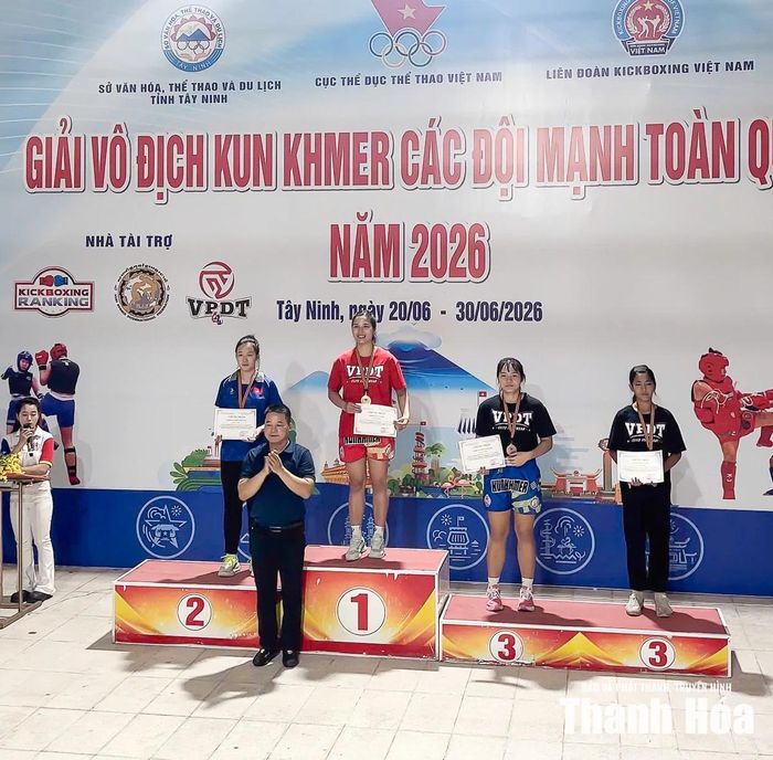 VĐV Trần Thị Hậu giành HCV ở hạng cân 64-67kg nữ.