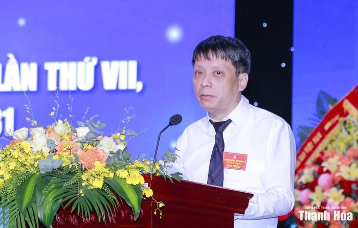 Thiếu tướng Phạm Khải, Ủy viên Ban Thường vụ Hội Nhà báo Việt Nam, Phó Cục trưởng Cục Khoa học, Chiến lược và Lịch sử Công an, Tổng biên tập Tạp chí CAND thay mặt Hội Nhà báo Việt Nam phát biểu chỉ đạo Đại hội.