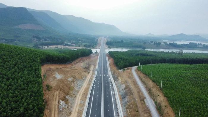 Dự án đường bộ cao tốc Bắc - Nam đoạn qua tỉnh Thanh Hóa đã hoàn thành, đưa vào khai thác sử dụng toàn tuyến vào tháng 9/2023.
