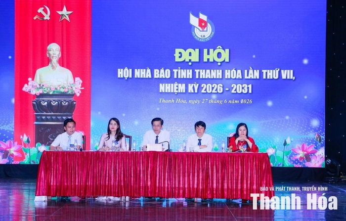 Đoàn Chủ tịch điều hành Đại hội.