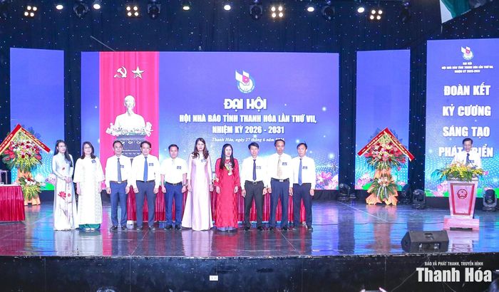 Ban Chấp hành Hội Nhà báo tỉnh Thanh Hóa khóa VII, nhiệm kỳ 2026-2031 ra mắt Đại hội, nhận nhiệm vụ.
