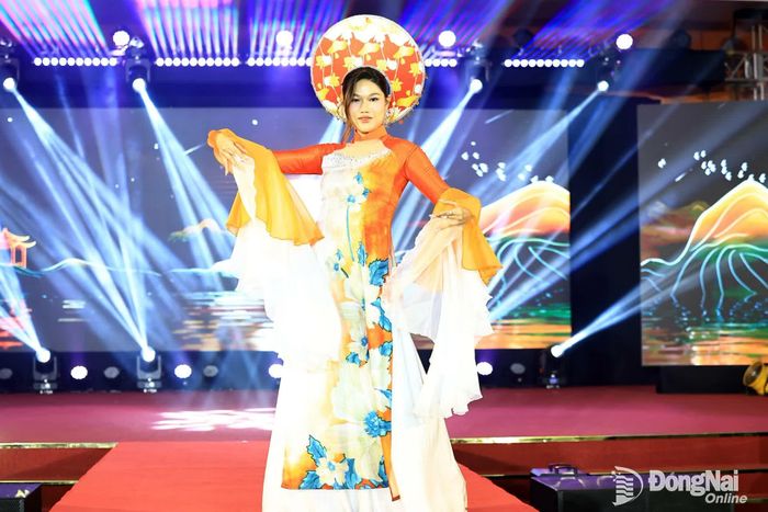 Thí sinh Keochampa Bounmy, lưu học sinh đến từ nước Cộng hòa Dân chủ nhân dân Lào đoạt danh hiệu Á khôi tại cuộc thi. Ảnh: CN