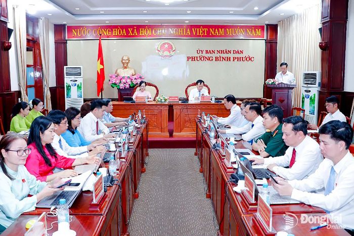 Các đại biểu tham dự kỳ họp. Ảnh: Nhã Trâm