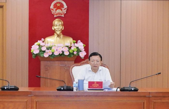 Phó Chủ tịch UBND tỉnh Lê Huyền dự hội nghị.