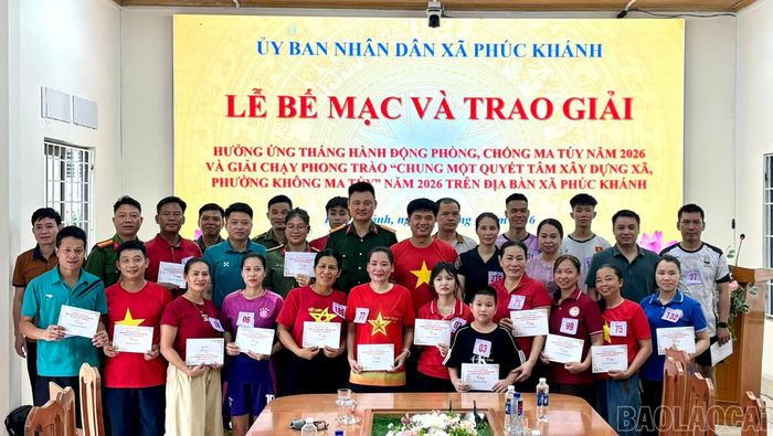 Kết thúc giải, Ban tổ chức đã trao 2 bộ giải nam, nữ gồm: 1 giải nhất, 2 giải nhì, 3 giải ba, 3 giải khuyến khích và 5 giải chuyên đề.