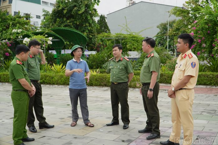 Ngay sau hội nghị, đoàn công tác tiến hành kiểm tra thực tế tại các khu vực trọng điểm phục vụ giải.