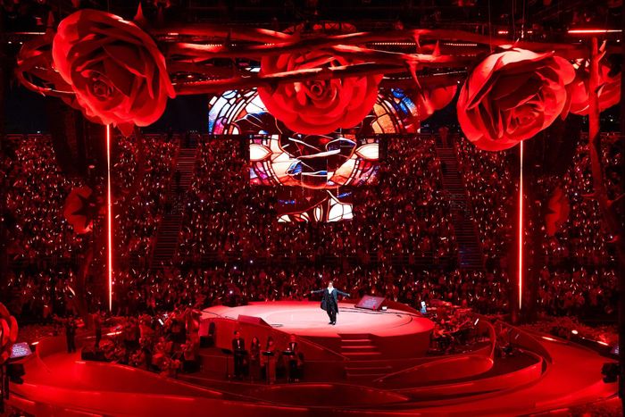 Concert The Rose của ca sĩ Hà Anh Tuấn thu hút hàng chục ngàn khán giả tại Sân vận động Đà Lạt