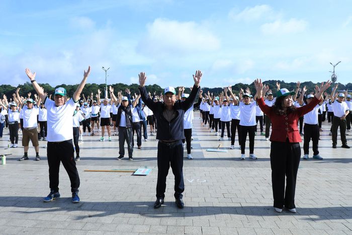 Lãnh đạo tỉnh Lâm Đồng dự và tích cực hưởng ứng chương trình Toàn dân tập luyện thể dục thể thao năm 2026