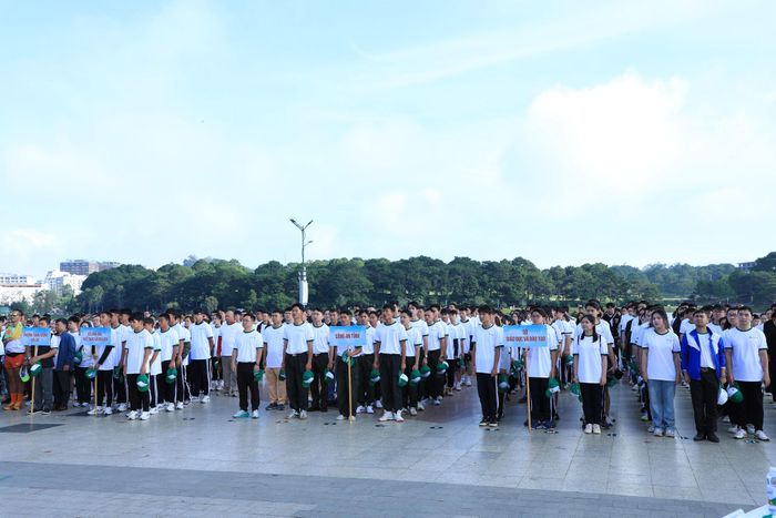 Hơn 2.000 cán bộ, vận động viên, học sinh, sinh viên và người dân đã tham gia chương trình Toàn dân tập luyện thể dục thể thao năm 2026