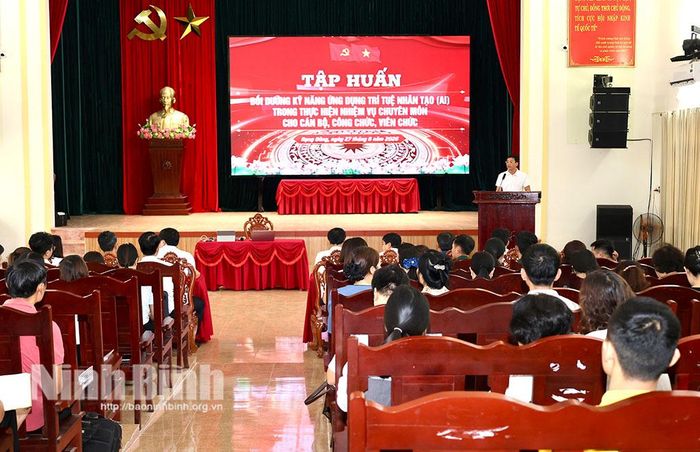 Quang cảnh buổi tập huấn.