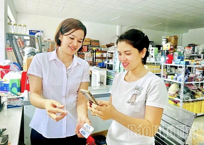 Thanh toán không dùng tiền mặt đang được triển khai mạnh mẽ, trở thành xu hướng phổ biến trên địa bàn tỉnh.