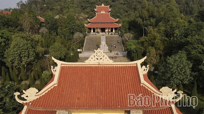 Sự kết hợp hài hòa giữa cảnh quan thiên nhiên nguyên sơ, hệ sinh thái phong phú cùng giá trị văn hóa, tâm linh đã tạo nên sức hấp dẫn riêng cho quần thể núi Sáng Sơn.