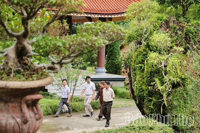 Không gian thanh bình nơi cửa Phật càng làm cho núi Sáng Sơn trở thành điểm đến giúp du khách tìm về sự an yên trong tâm hồn sau những bộn bề của cuộc sống.