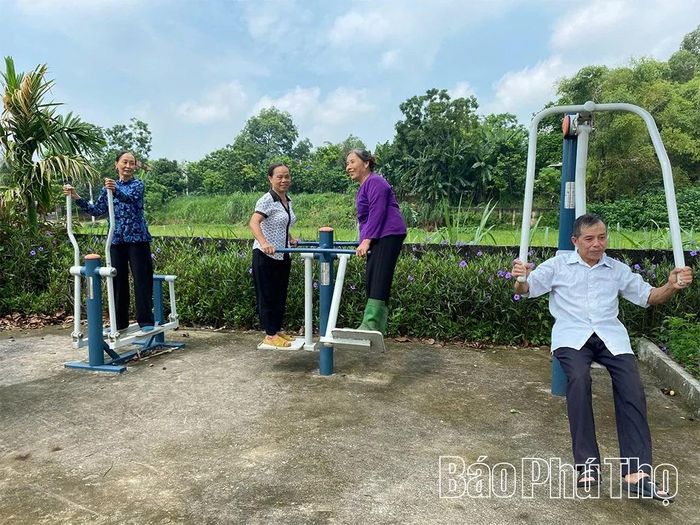 Nhân dân thôn Đồng Giếng, xã Thái Hòa tích cực luyện tập TDTT tại Nhà văn hóa thôn.