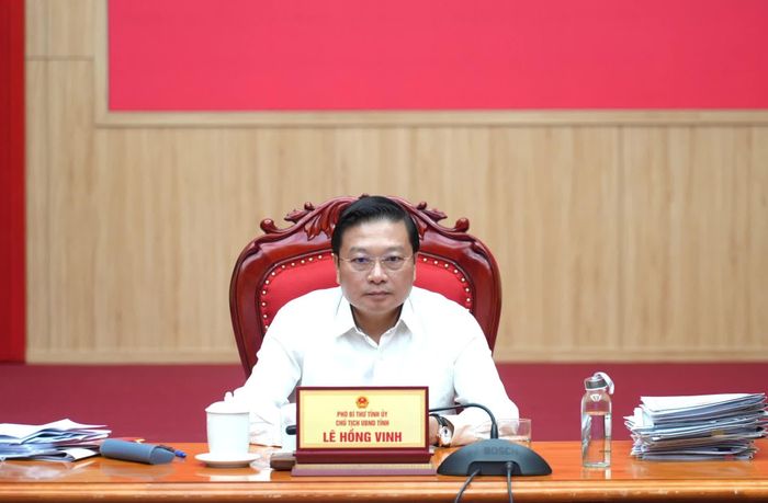 Đồng chí Lê Hồng Vinh, Chủ tịch UBND tỉnh tham dự hội nghị tại điểm cầu tỉnh Quảng Trị - Ảnh: T.Đ