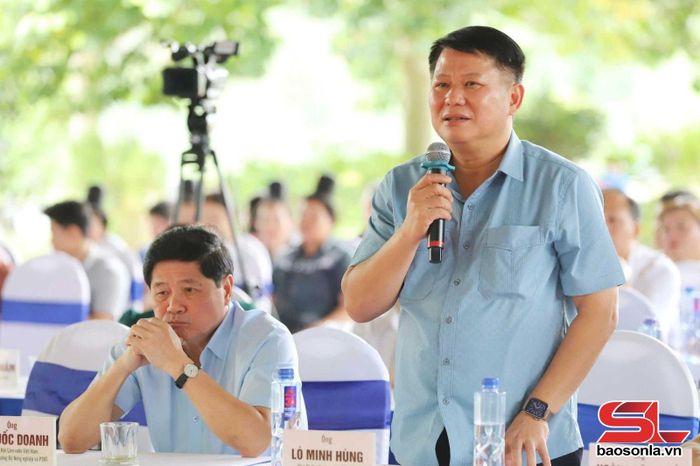 Đồng chí Lò Minh Hùng phát biểu.