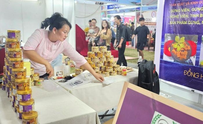  Giới thiệu sản phẩm tại Hội chợ Thương mại Festival Huế 2026